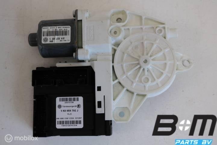 Raammotor rechts voor VW Golf 5 1K4837402S, Gebruikt