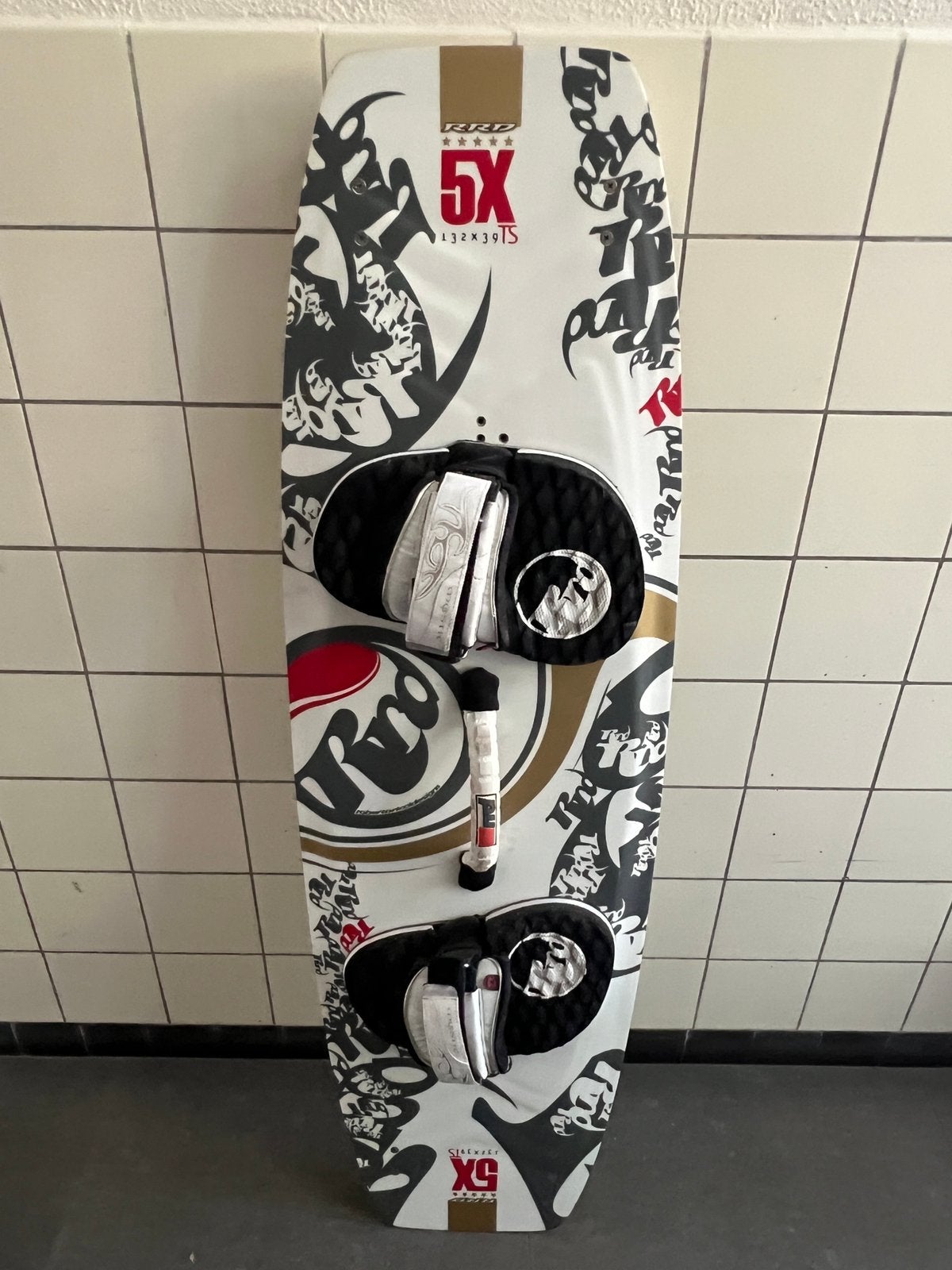 Kiteboard RRD 5X 132x39 TS Mystic, Watersport en Boten, Kitesurfen, Twintip, Ophalen of Verzenden, Zo goed als nieuw, 4 m² of minder