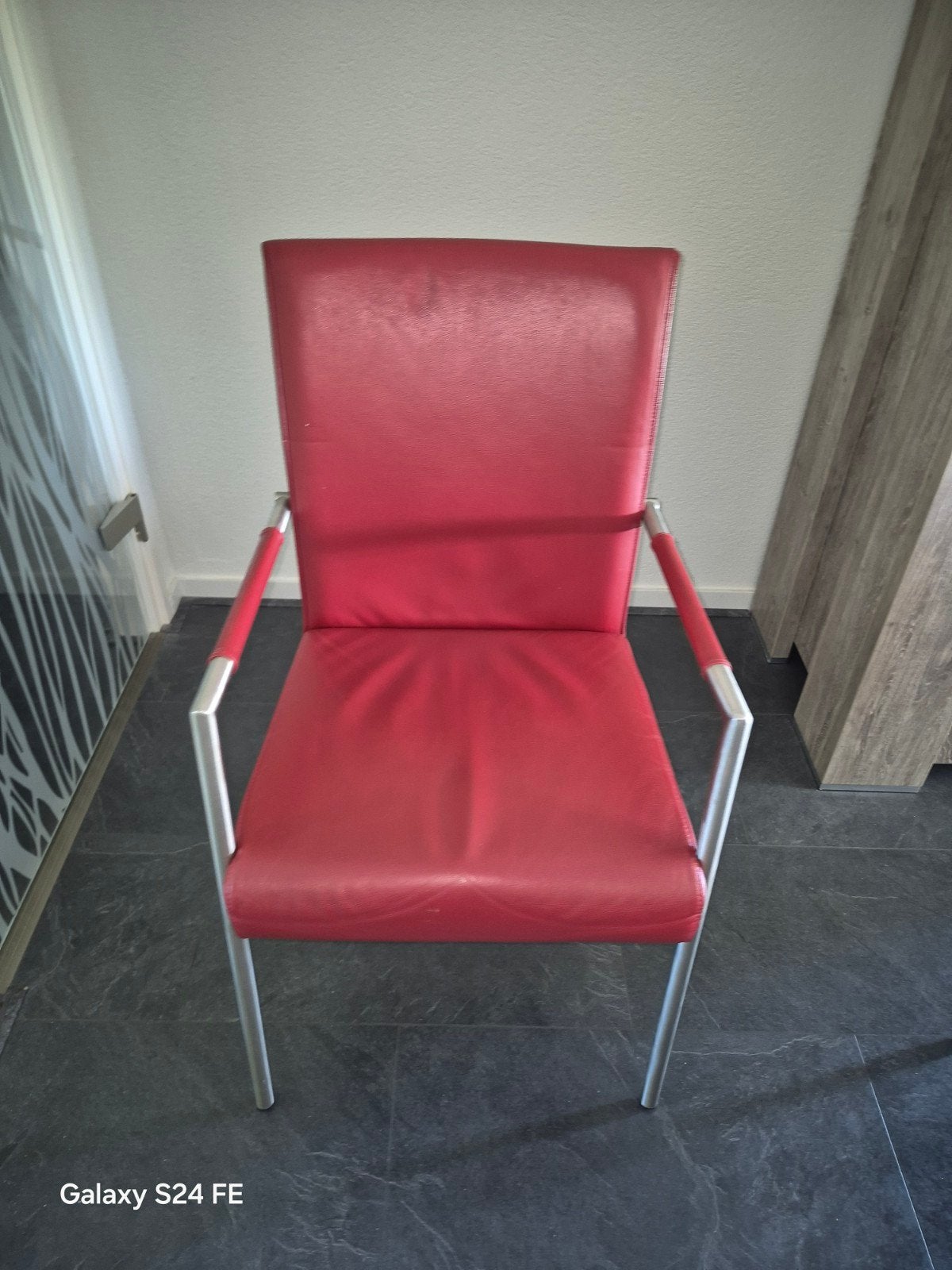 Stoelen  en een bank, Huis en Inrichting, Ophalen of Verzenden, Gebruikt, Rood, Vijf, Zes of meer stoelen