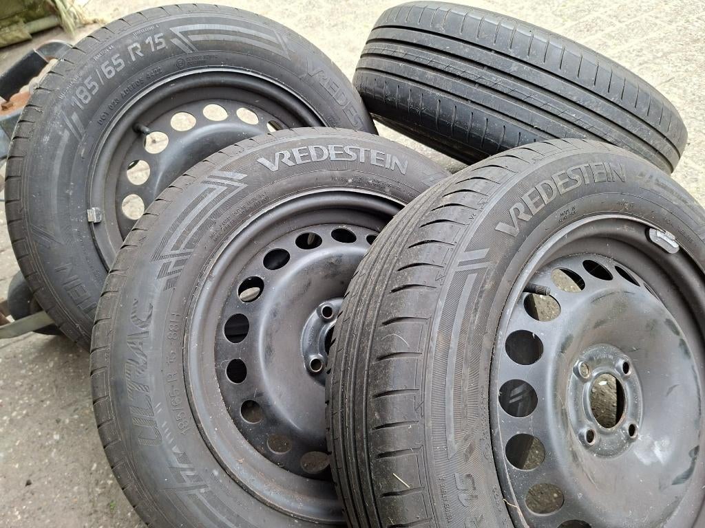 Renault Clio stalen velgen met zomerbanden, Auto-onderdelen, Banden en Velgen, Ophalen, Gebruikt, 15 inch, Banden en Velgen