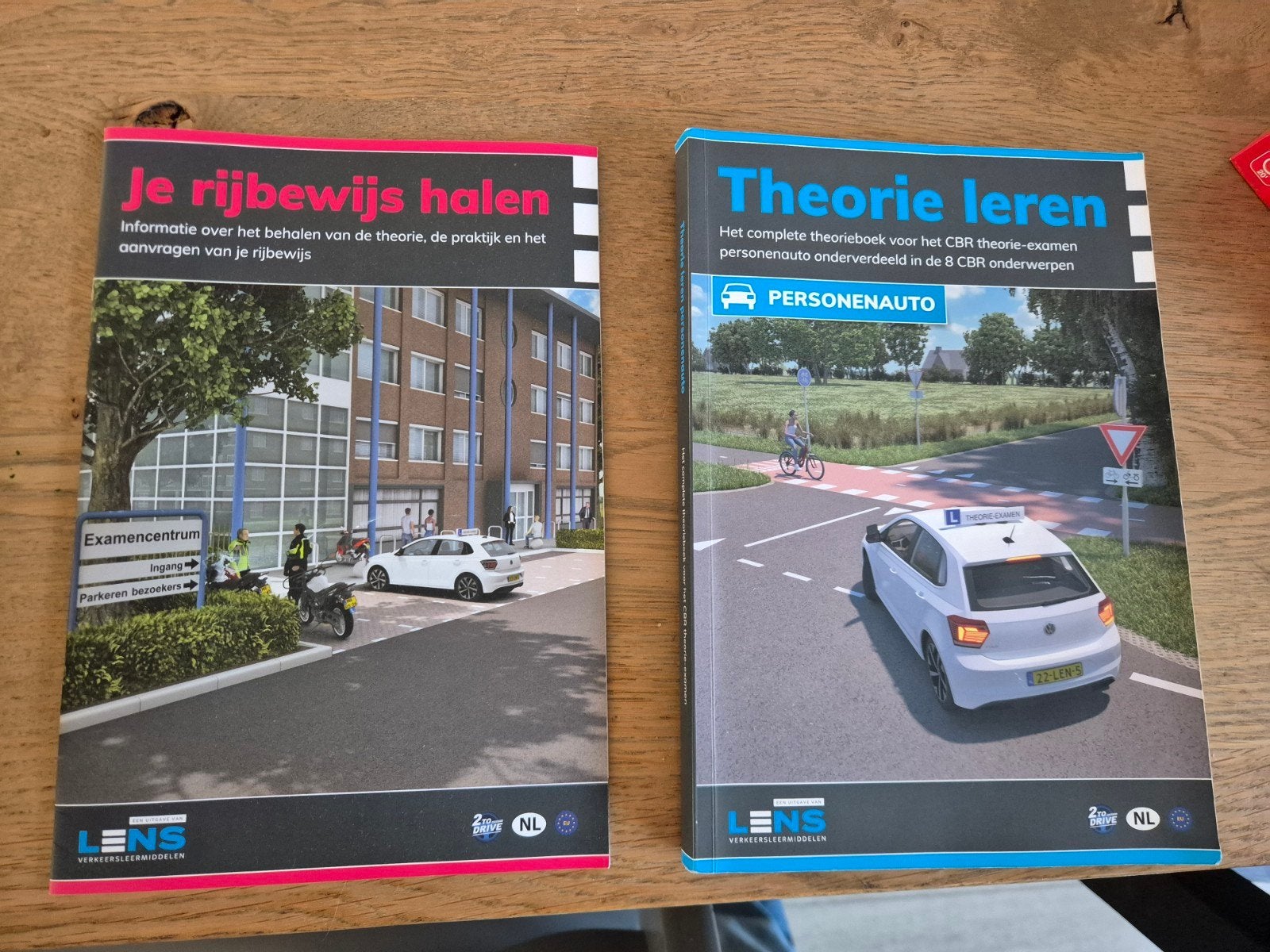 Theorieboek:  Theorie Leren Personenauto, Ophalen of Verzenden, Zo goed als nieuw, Overige niveaus, Lens Verkeersleermiddelen