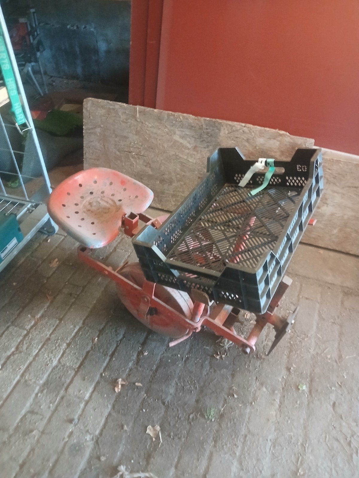 Pootmachine voor tweewielige trekker - aardappelpoter, Ophalen