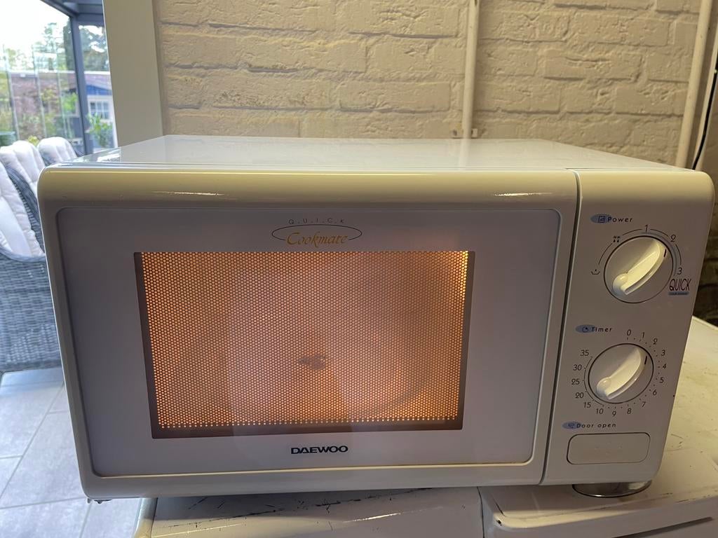 DAEWOO KOR 6105 magnetron, Witgoed en Apparatuur, Magnetrons, Ophalen, Draaiplateau, Vrijstaand, Magnetron