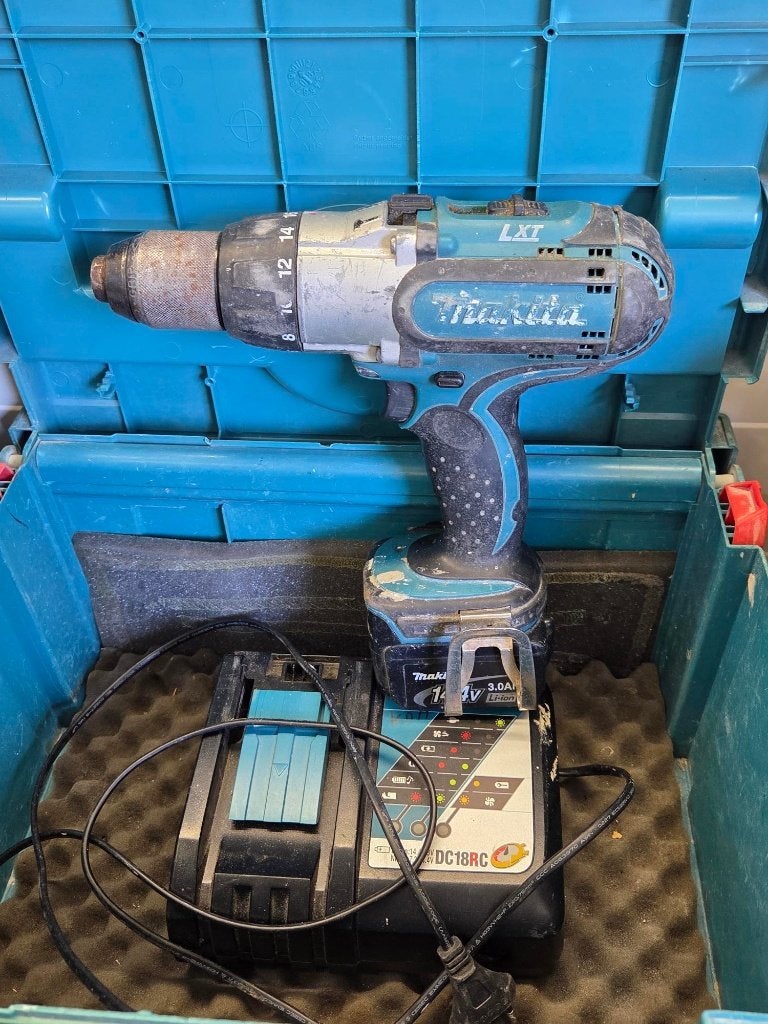 Makita BHP451 18V LXT Klopboormachine  Snellader & Koffer, Doe-het-zelf en Verbouw, Gereedschap | Boormachines, Boormachine, Gebruikt