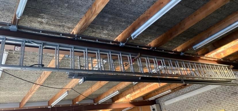 Aluminium uitschuifladder, Doe-het-zelf en Verbouw, Ladders en Trappen, Ophalen, Gebruikt, Ladder, Opvouwbaar of Inschuifbaar