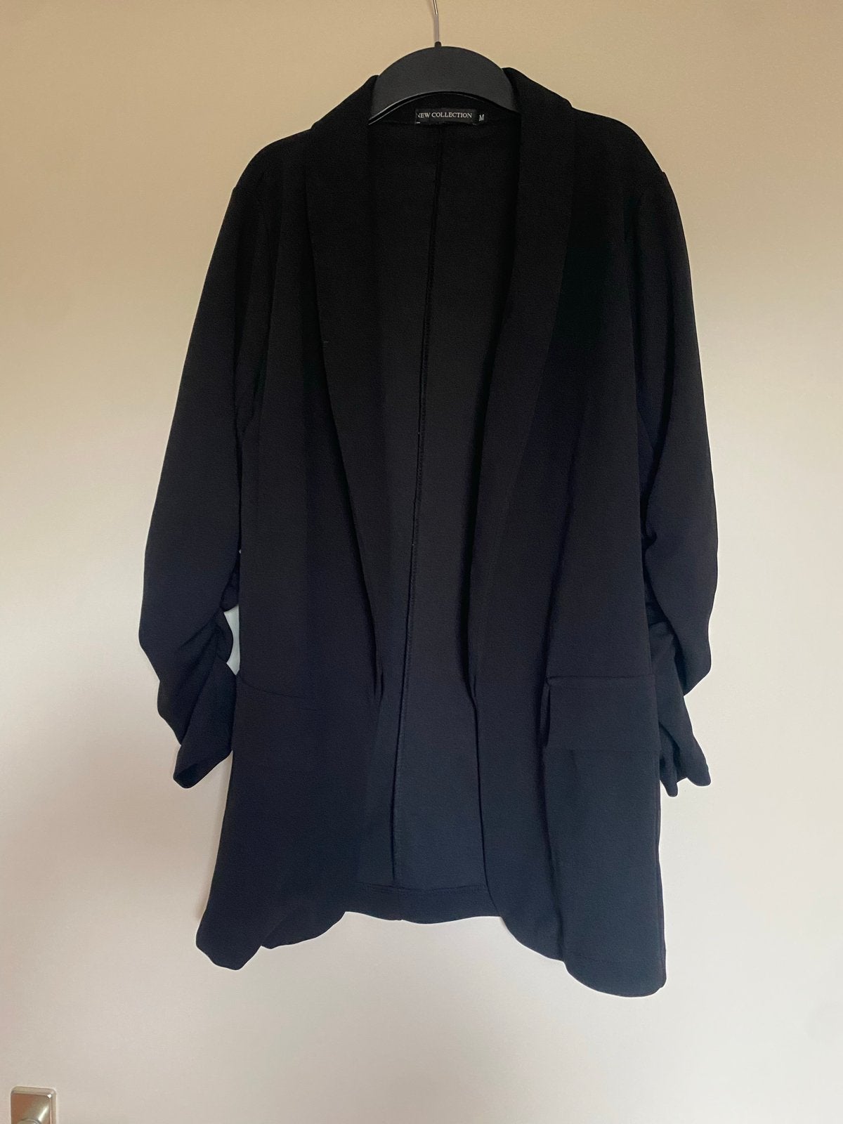 Zwart Jasje - NW Collection - Maat M, Maat 38/40 (M), Zwart, Ophalen of Verzenden, Zo goed als nieuw