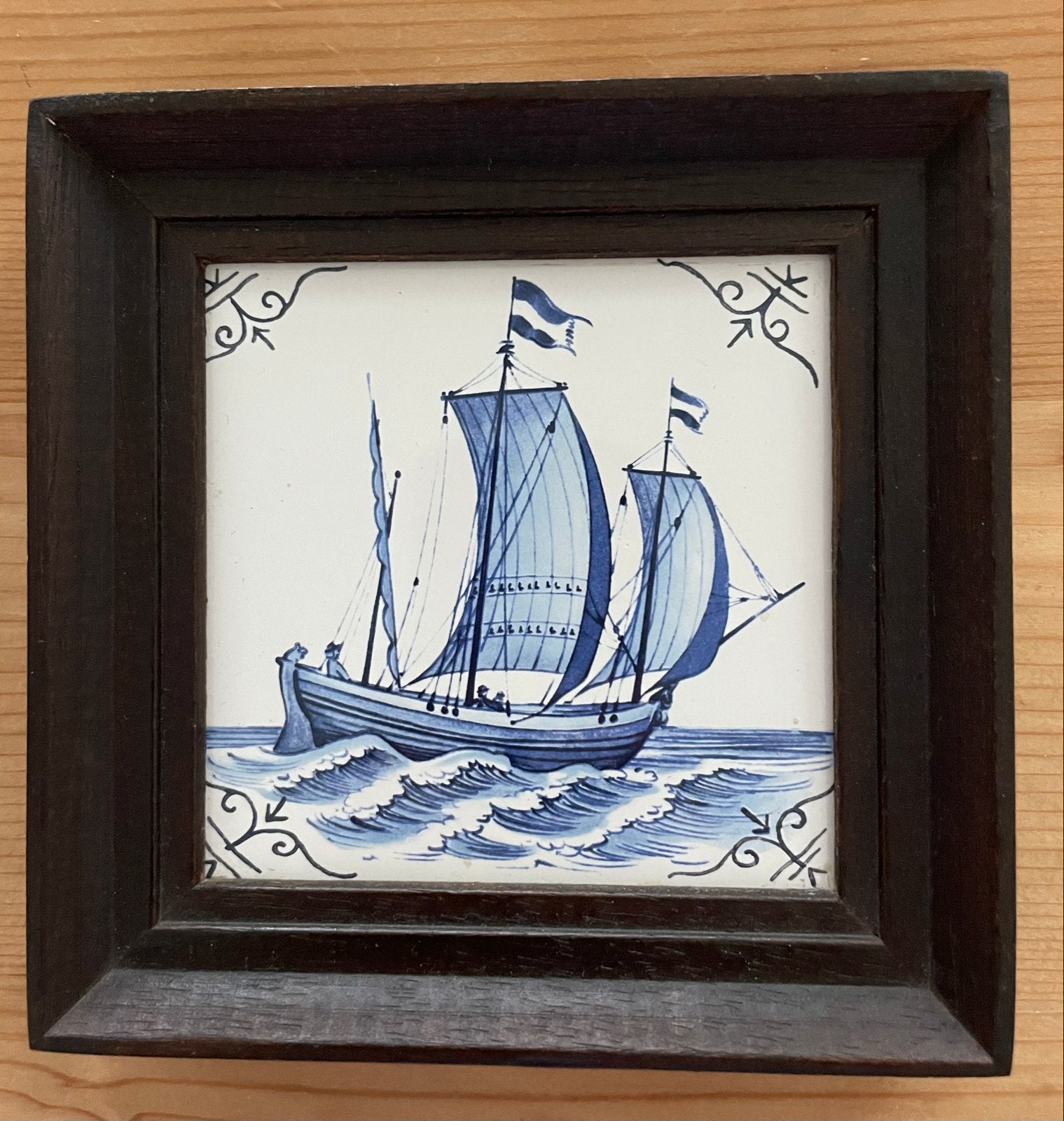 Delfts blauw tegeltableau met zeilschip in lijst, Ophalen of Verzenden