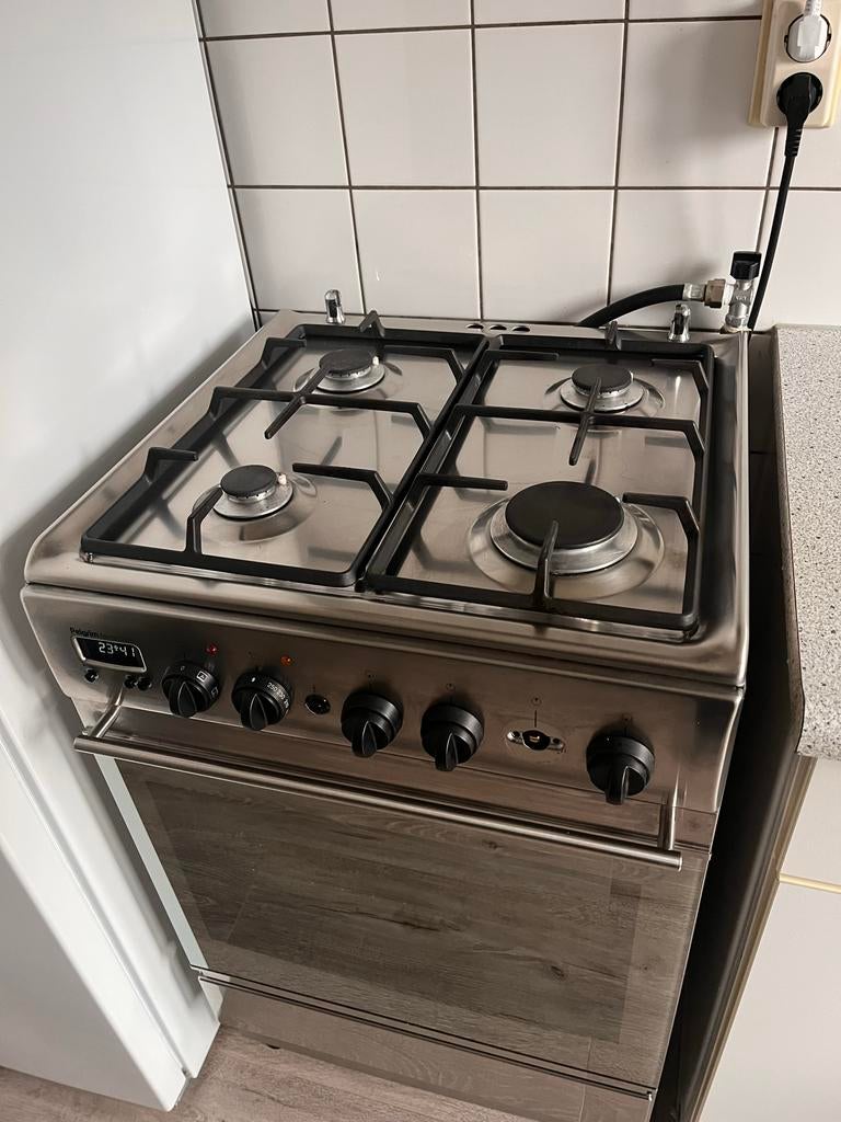 Pelgrim Fornuis met Oven, Ophalen, 4 kookzones, Zo goed als nieuw, Gas