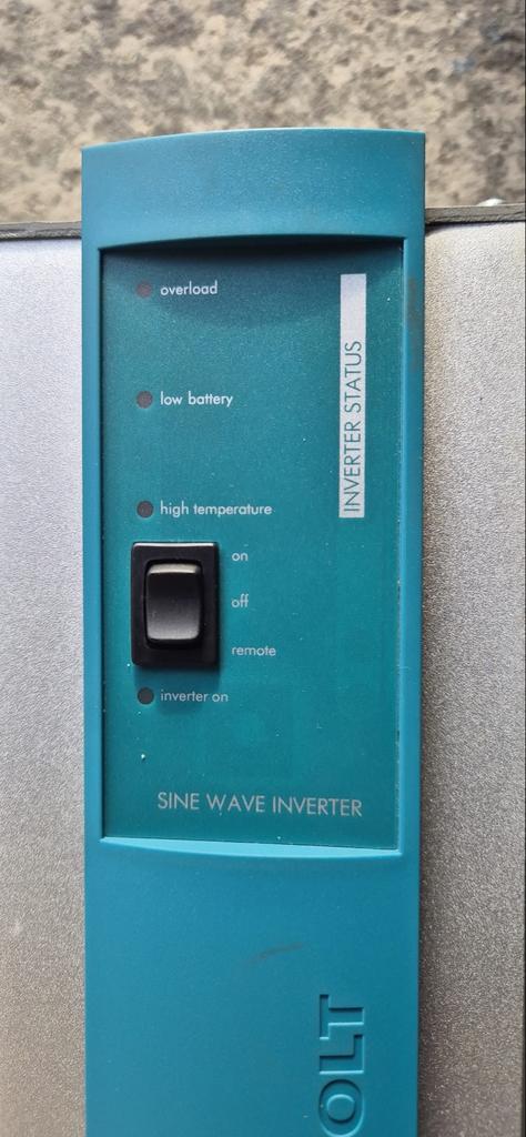 Mastervolt sinusomvormer 24V DC naar 230V AC 800W, Ophalen, Gebruikt, Overige typen