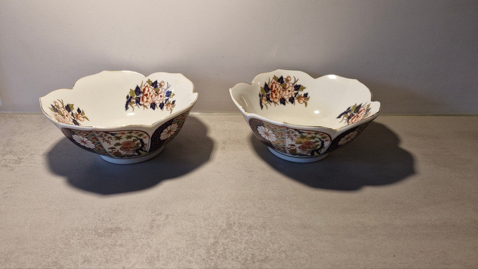 Set van 2 Imari Japanse lotus kommen, Ophalen of Verzenden