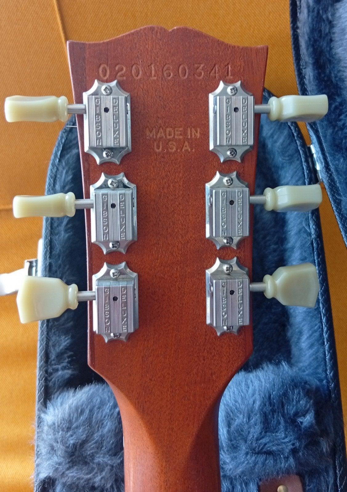 Foto 8 van Gibson les Paul Studio Swamp Ash Limited Edition