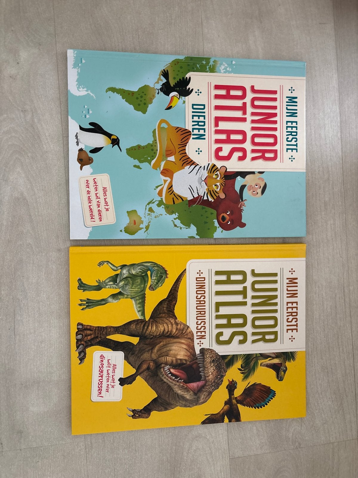 Mijn Eerste Junior Atlas: Dieren & Dinosaurussen, Boeken, Kinderboeken | Jeugd | onder 10 jaar, Ophalen of Verzenden, Zo goed als nieuw