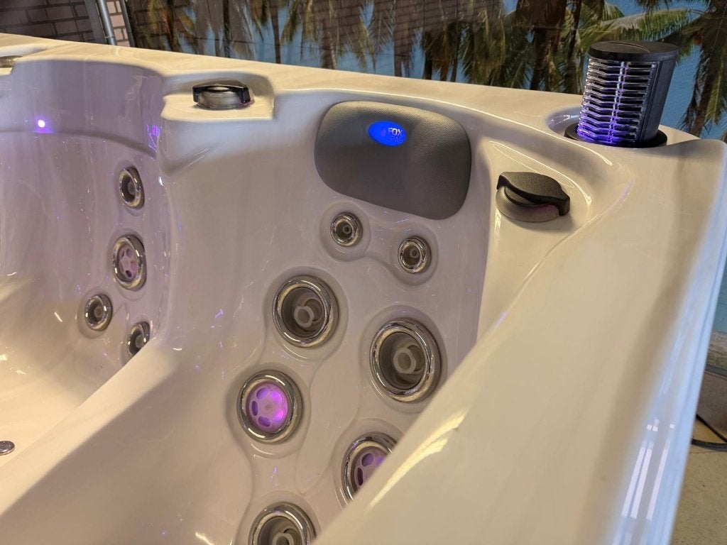 Fox Spa Mystic 2x2 5 pers BOMVOL, Verzenden, Gebruikt, Afdekzeil, Vast