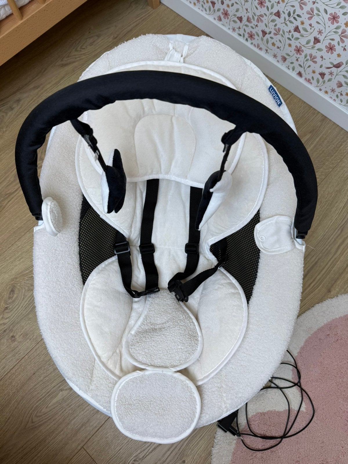 Luvion babyswing - elektrische schommelstoel, Ophalen, Zo goed als nieuw