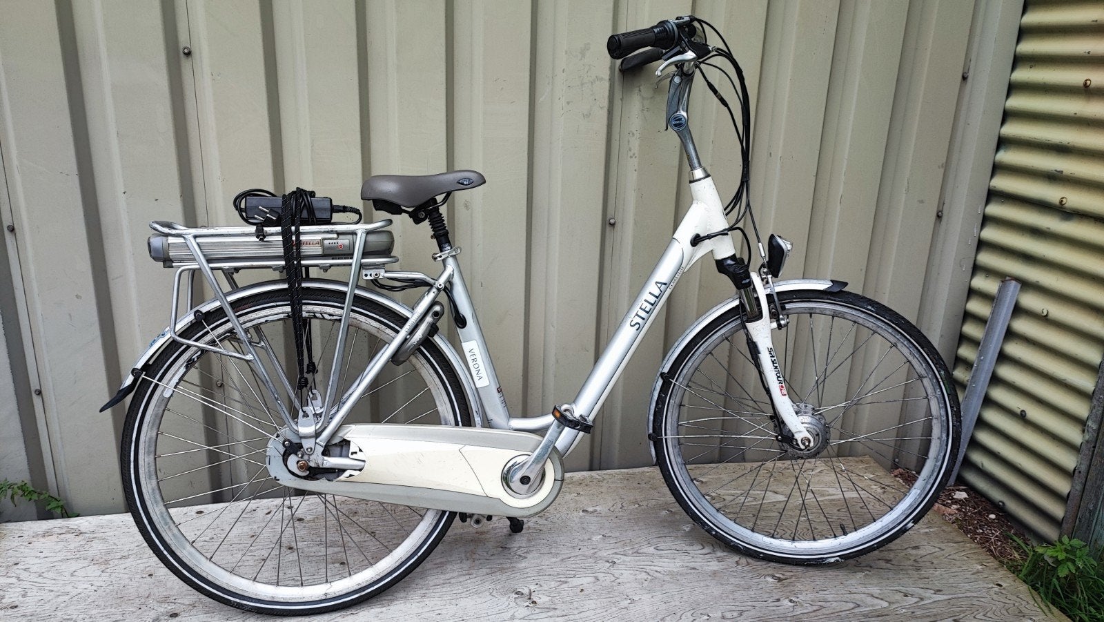 te koop goede stella elektrische dames fiets, Gebruikt, Velgrem, Versnellingen, Ophalen