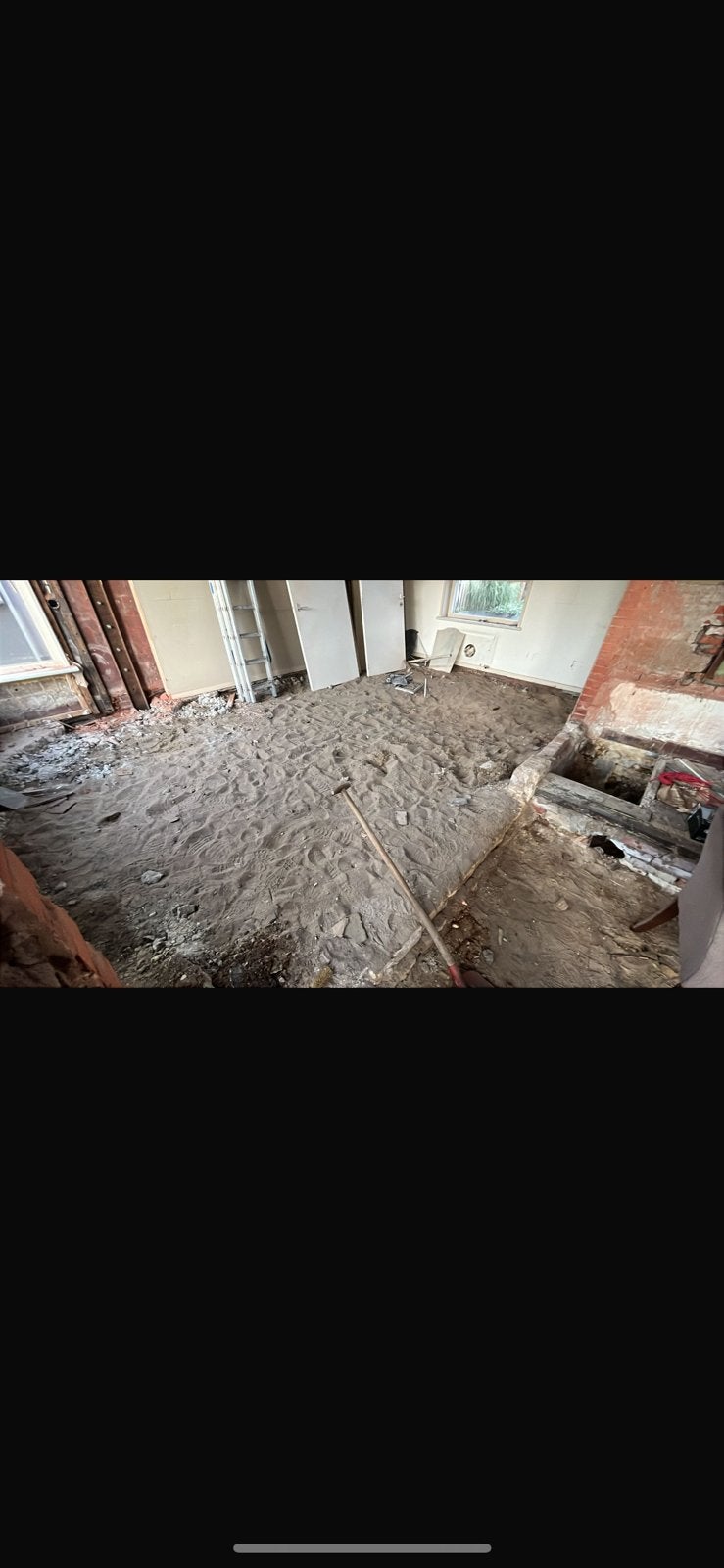 GRATIS | 15-20 m3 zand & zwarte grond, Ophalen, Zo goed als nieuw, Hout