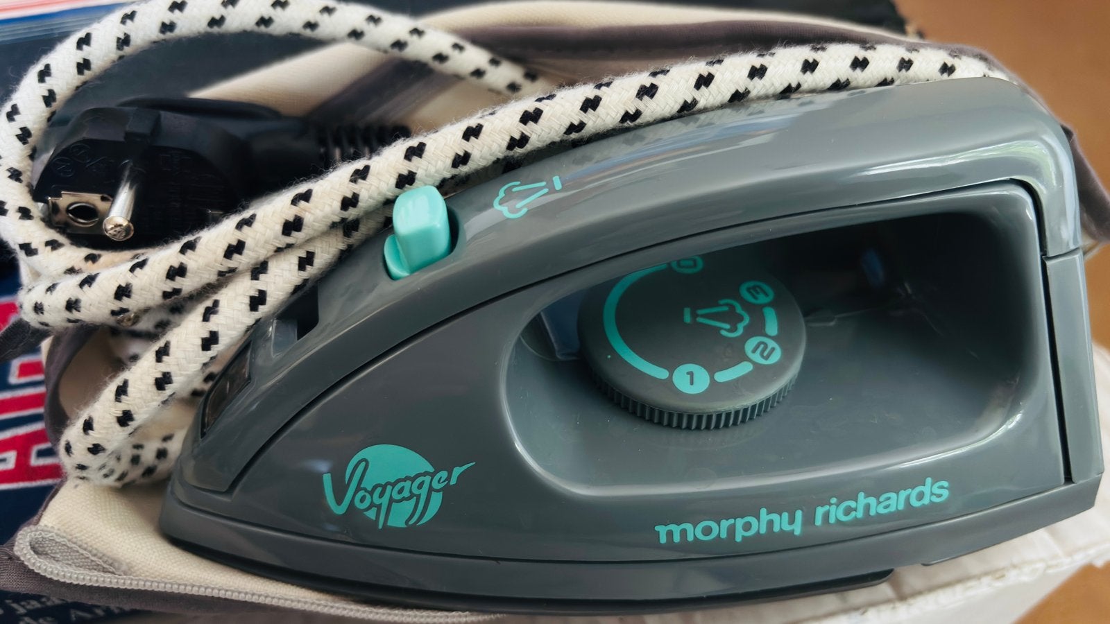 Compact Morphy Richards Voyager stoomstrijkijzer voor op rei, Ophalen of Verzenden, Nieuw, Strijkijzer met snoer