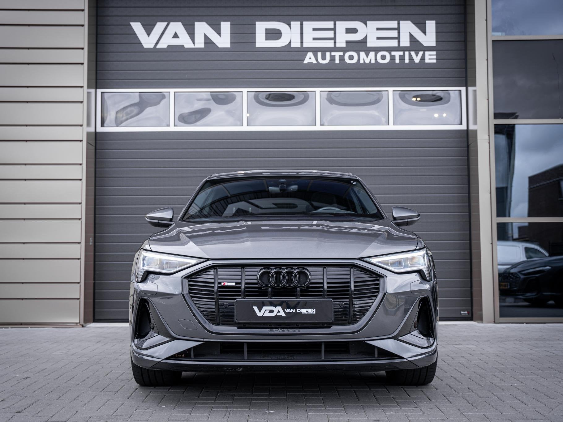 Audi e-tron Sportback 55 quattro S edition 95 kWh - Pano l H, Auto's, Automaat, Zwart, 95 kWh, Vierwielaandrijving