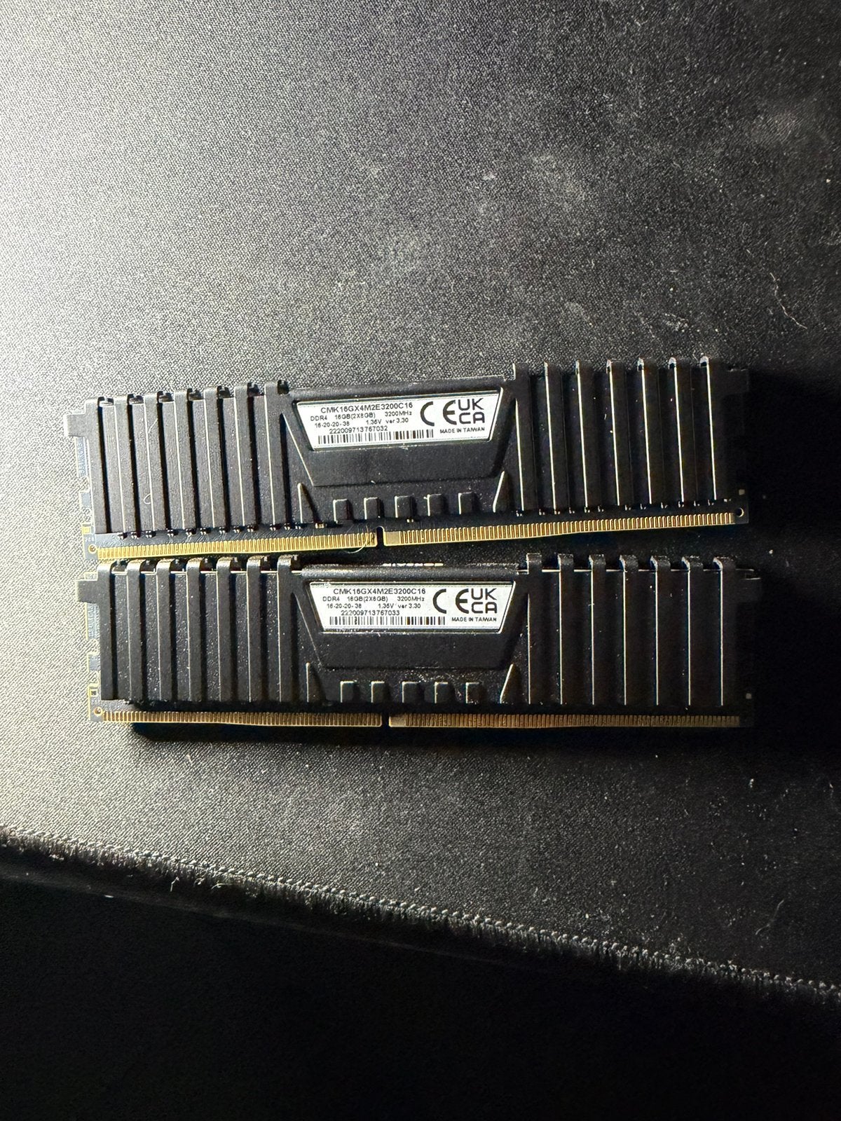 16GB Corsair vengeance pro ram 2x8 gb 3200mhz ZGAN, 32 GB, DDR4, Ophalen of Verzenden, Zo goed als nieuw