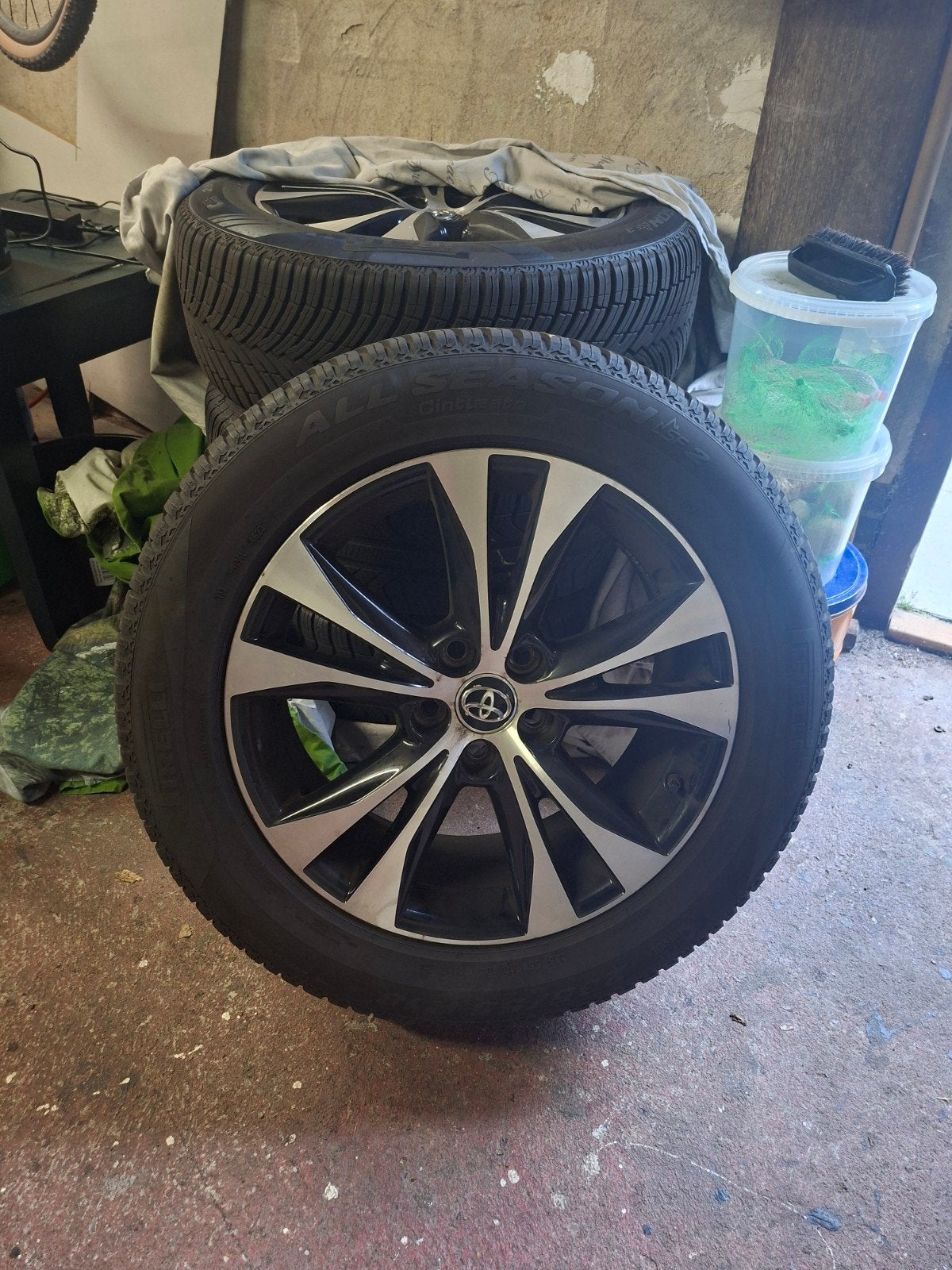 Toyota Rav4 All-Season Banden en Velgen 235/55/18, Ophalen, 18 inch, Gebruikt, Banden en Velgen