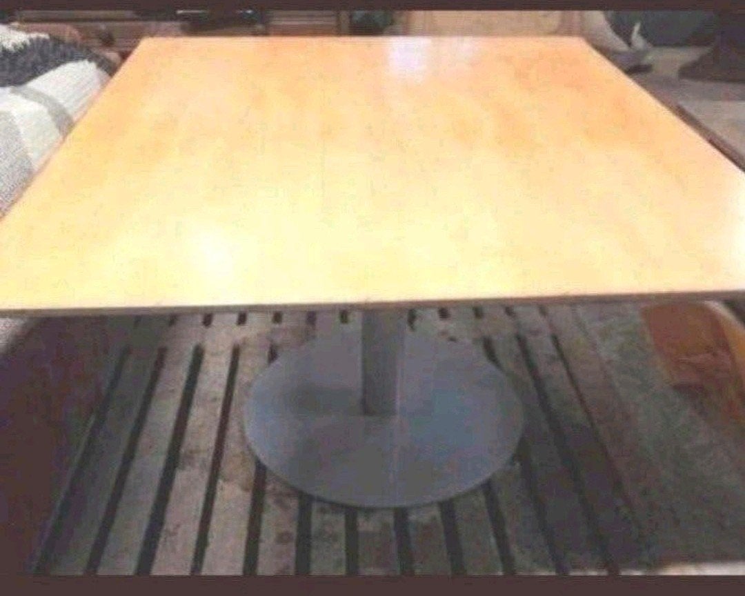 mooie Ahrend tafel, Ophalen, Zo goed als nieuw, Rechthoekig, 100 tot 150 cm