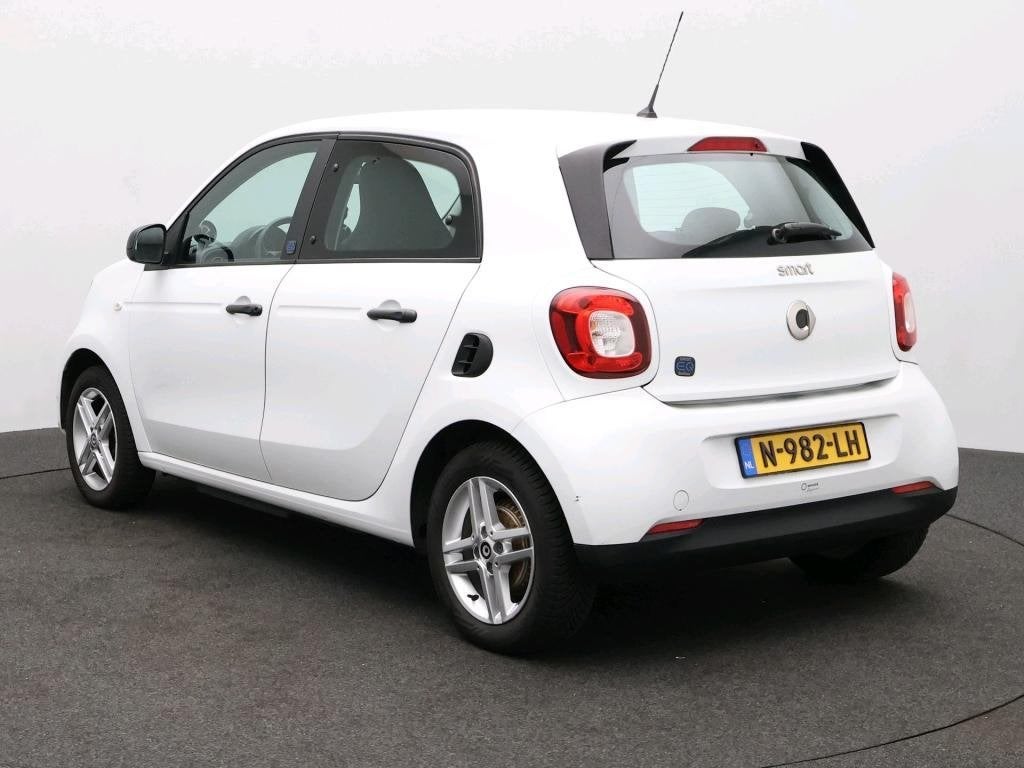 Smart ForFour EQ 18,7kWh | 88% SOH | BTW | APK 11-2027, Auto's, Automaat, Achterwielaandrijving, 43 €/maand, Wit