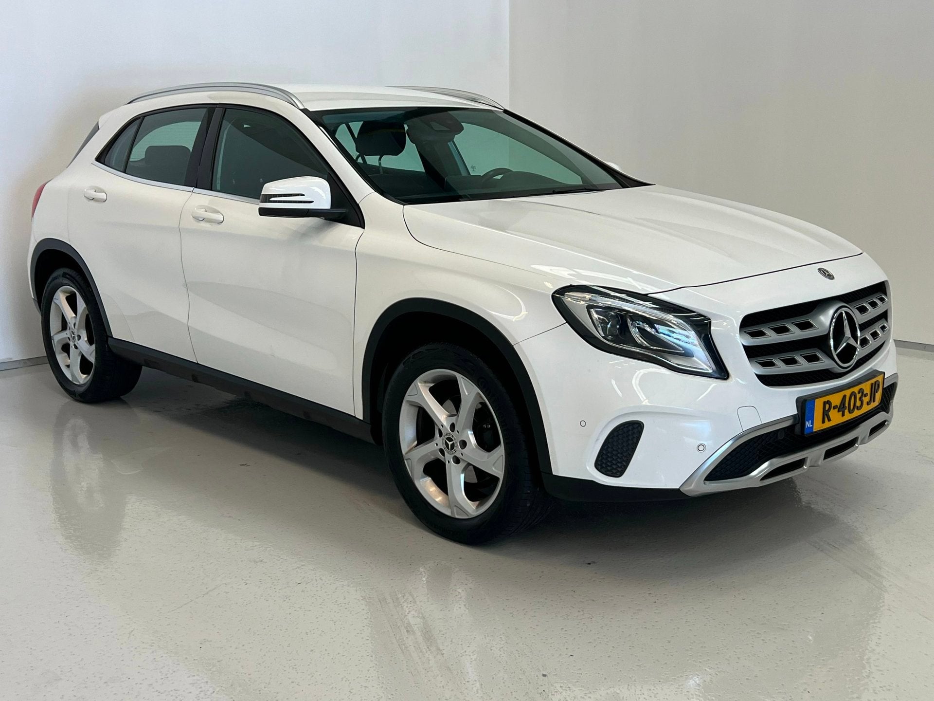 Mercedes-Benz GLA-klasse 180 Urban / Leder / Clima / Stoelve, Gebruikt, 715 kg, 1335 kg, SUV of Terreinwagen