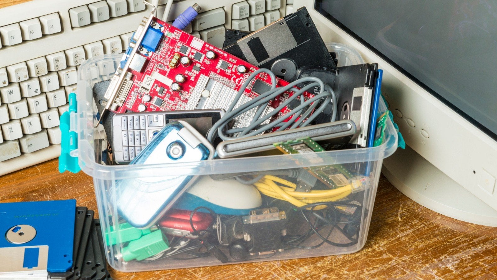 Gezocht: Elektronische apparaten (gratis af te halen), Ophalen of Verzenden, Overige typen