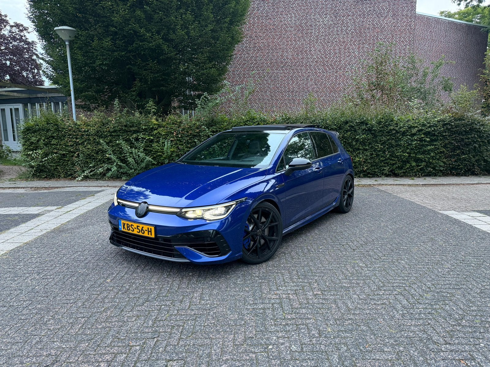 Volkswagen Golf 2.0 TSI R 4M Performance|AKRA|HUD|PANO|H&K, Auto's, Volkswagen, 4 cilinders, 1984 cc, Verblindingsvrij grootlicht