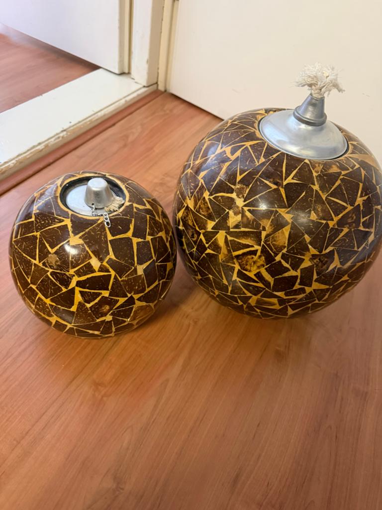 Decoratieve olielamp van kokosnootschaal, Overige stijlen, Ophalen of Verzenden, Zo goed als nieuw, Natuurlijk materiaal