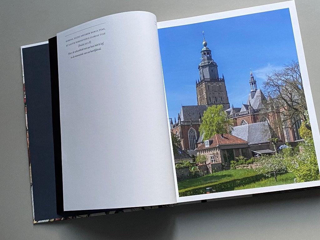 De Walburgiskerk in Zutphen NIEUW 2024, Ophalen of Verzenden, 15e en 16e eeuw, Zo goed als nieuw