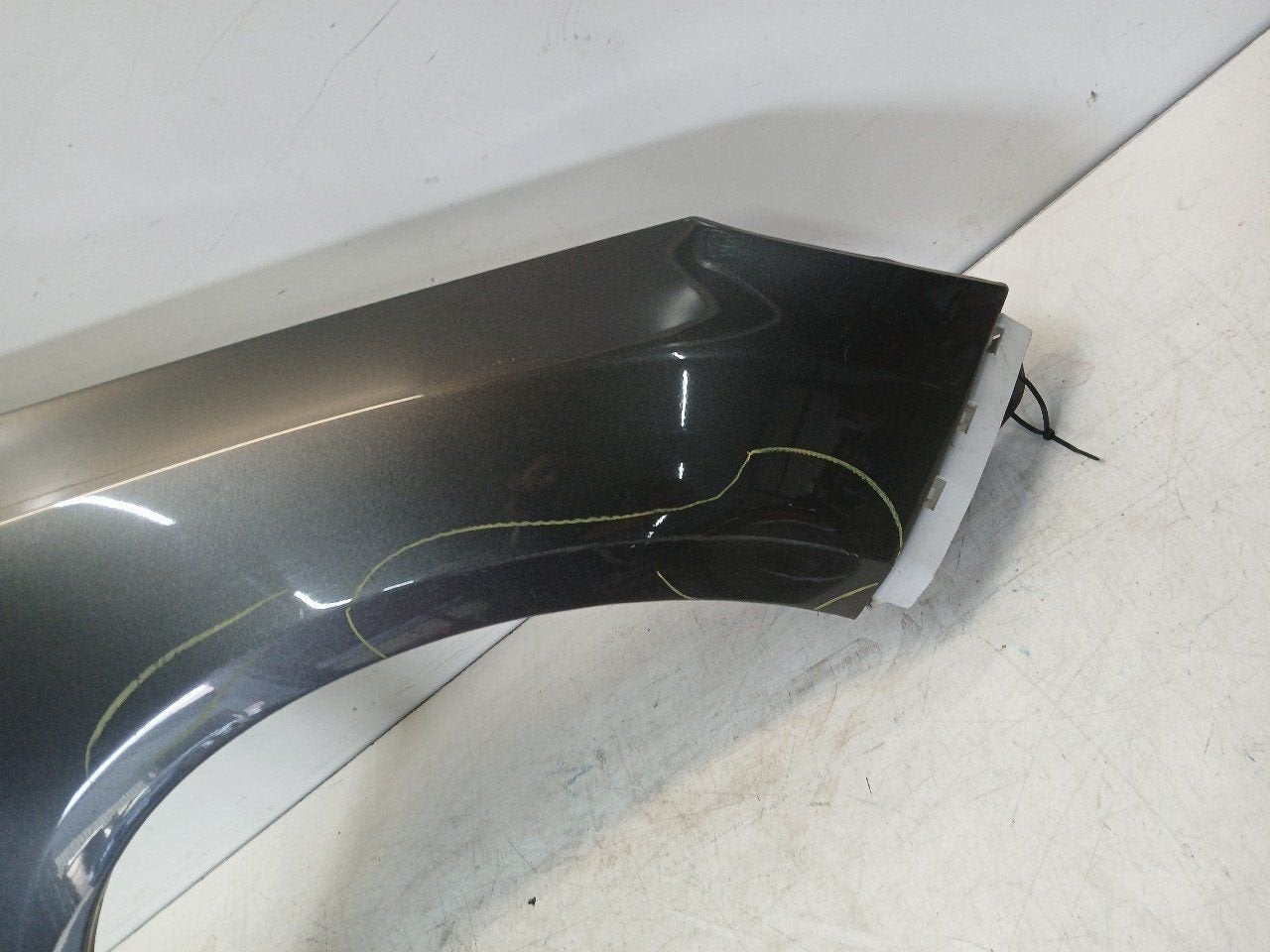 Spatbord rechts voor Ford Focus, Auto-onderdelen, Onderdelen@venauto.nl, Van der Ven Autorecycling B.V., Gebruikt, Ettenseweg 76, 4706 PB Roosendaal, The Netherlands