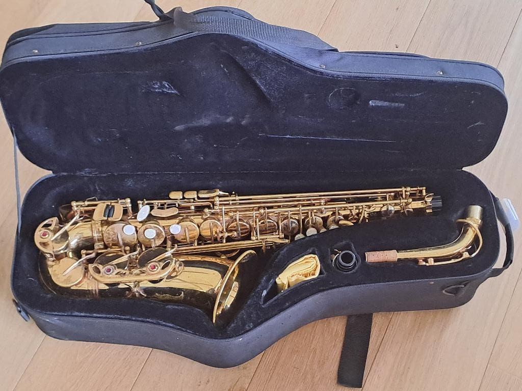 Gereviseerde altsaxofoon, Ophalen of Verzenden, Gebruikt, Alt, Met koffer