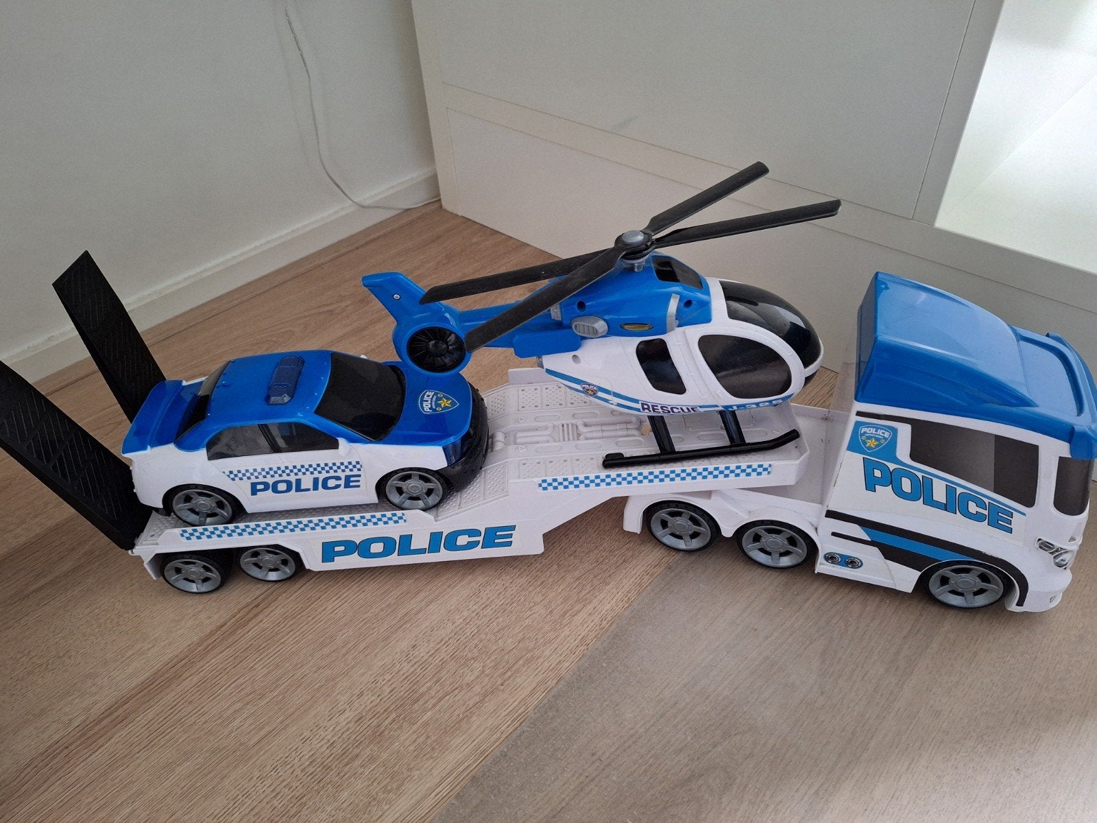 Teamsterz politietransportwagen, Ophalen, Zo goed als nieuw