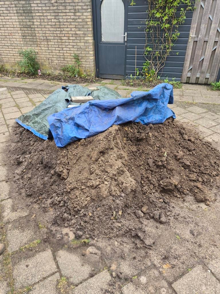 Gratis tuingrond 1,5 m3 af te halen, Ophalen, Gebruikt, Overige typen