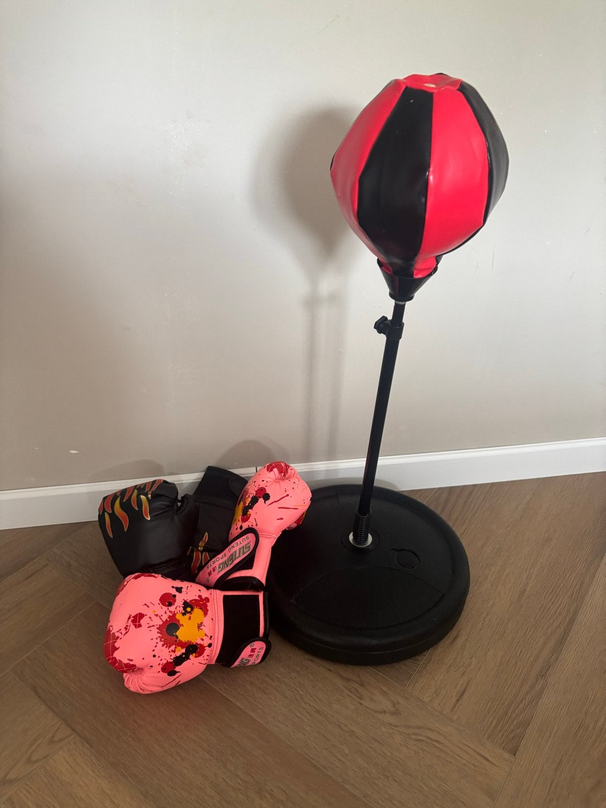 Boksset: Boksbal met standaard en 2 paar handschoenen, Ophalen of Verzenden, Gebruikt, Boksbal