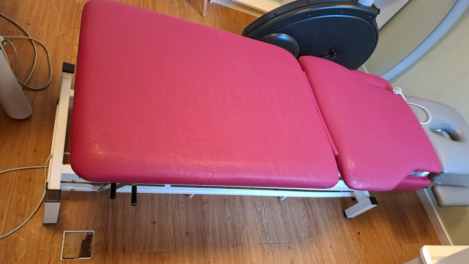 Gymna elektrische behandelbank, Sport en Fitness, Ophalen, Gebruikt, Massagetafel