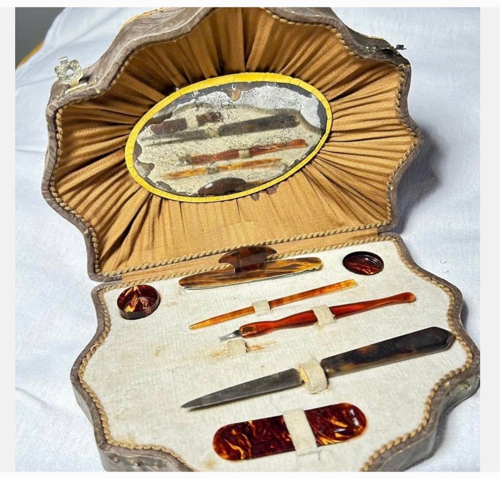 Antieke Art-Deco manicure set 1920, in schelpvormige doos, Ophalen of Verzenden