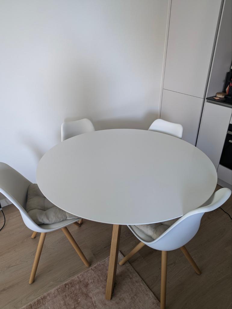 Round table and chairs, Ophalen, Rond, 100 tot 150 cm, 100 tot 150 cm