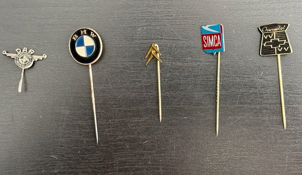 Speldjes auto's DAF, BMW, Citroën, Simca, Chevrolet Vintage, Ophalen of Verzenden, Gebruikt, Transport, Speldje of Pin