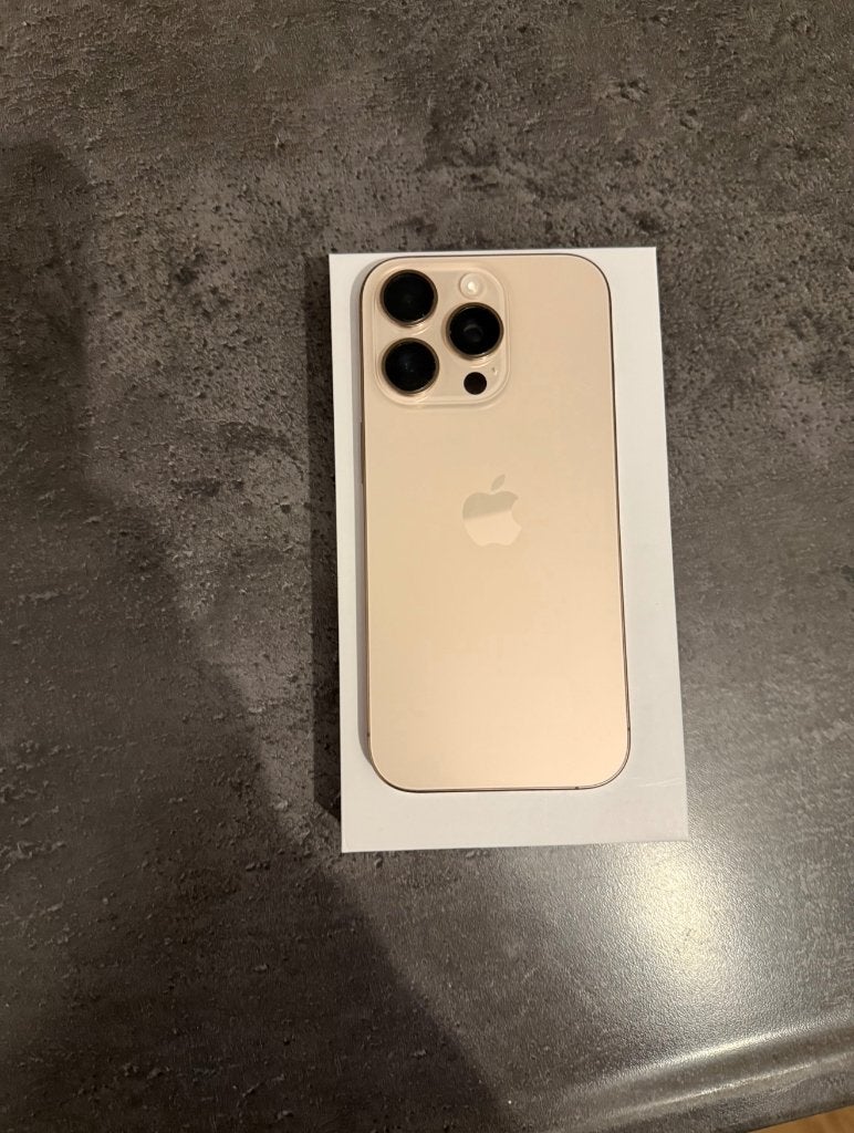 Apple IPhone 16 Pro 256GB Goud, Ophalen of Verzenden, Zo goed als nieuw, Goud, 256 GB
