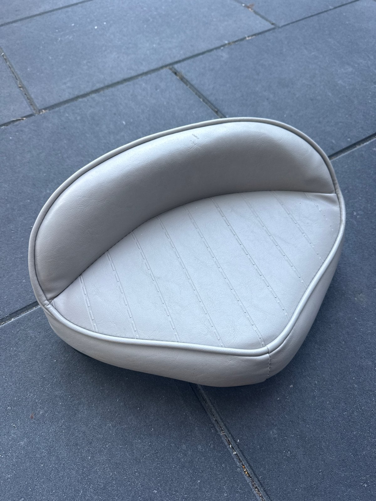 Comfortabele Casting Seat voor visboot - Grijs, Watersport en Boten, Ophalen of Verzenden, Gebruikt, Interieur en Kussens