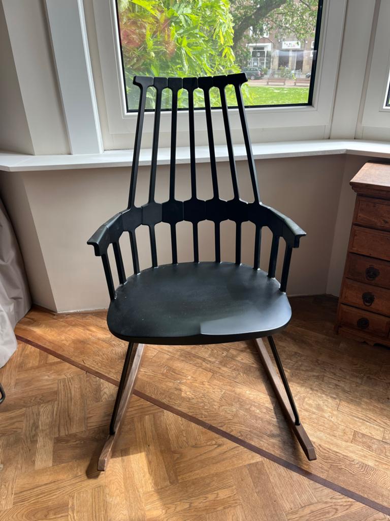 Kartell Comback Schommelstoel - Zwart, Huis en Inrichting, Stoelen, Zo goed als nieuw, Eén, Hout, Kunststof, Zwart, Ophalen
