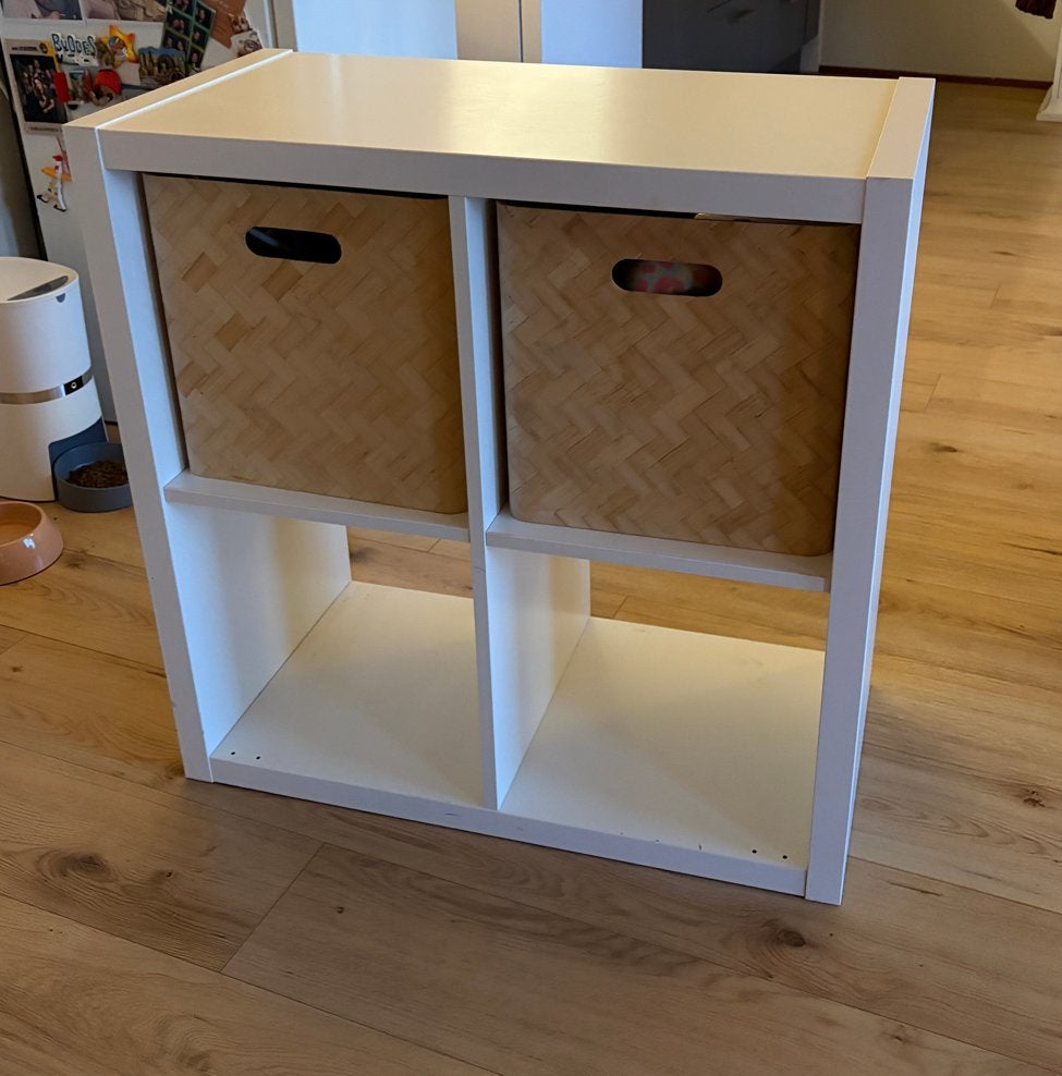 Witte Kallax kast met 2 rieten manden, Ophalen, Gebruikt