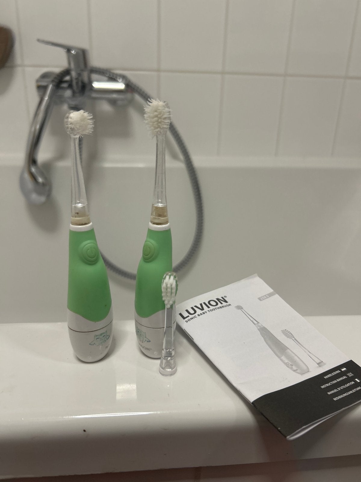 Luvion elektrische kindertandborstel x2, Ophalen of Verzenden, Gebruikt, Mondverzorging
