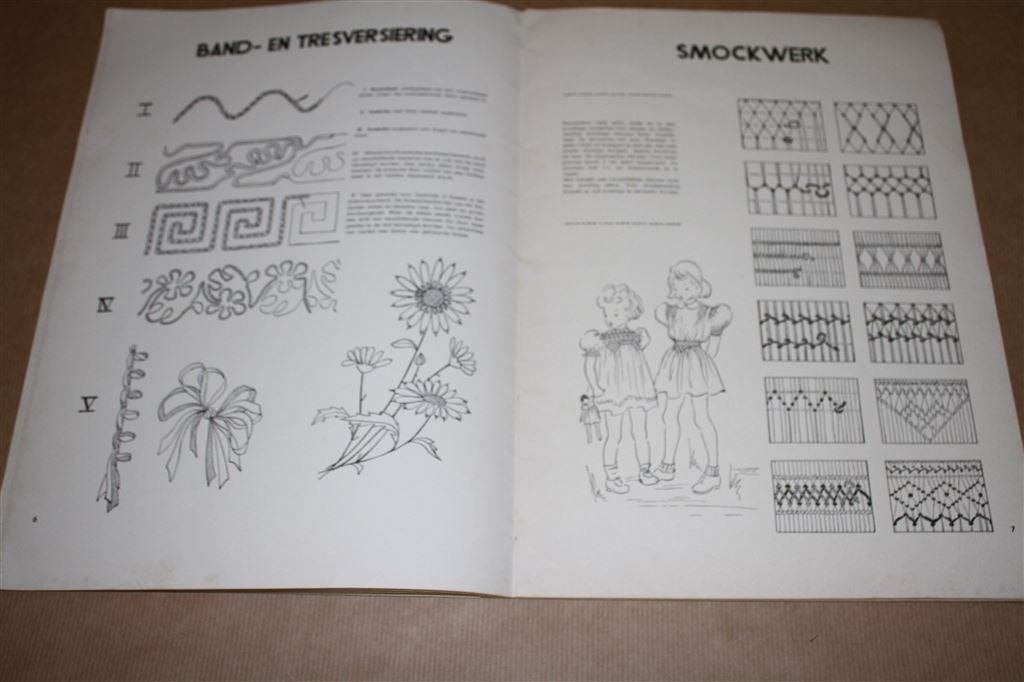 NOBOMO Borduurboek - Circa 1950 !!, Ophalen of Verzenden, Gelezen, Tekenen en Schilderen