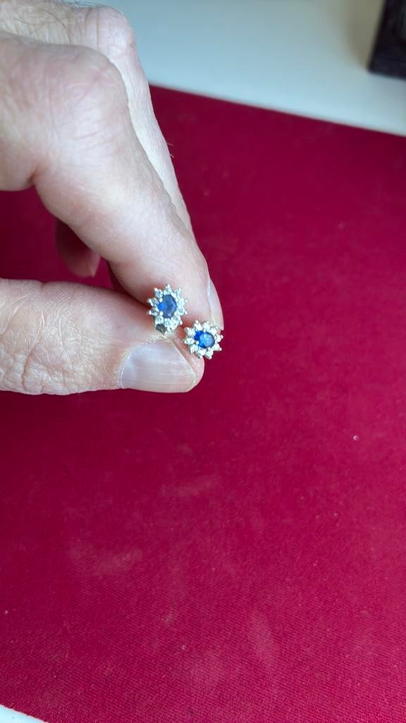 925 sterling zilver oorstekers safierkleurige strass, Sieraden, Tassen en Uiterlijk, Oorbellen, Blauw, Ophalen of Verzenden, Zo goed als nieuw