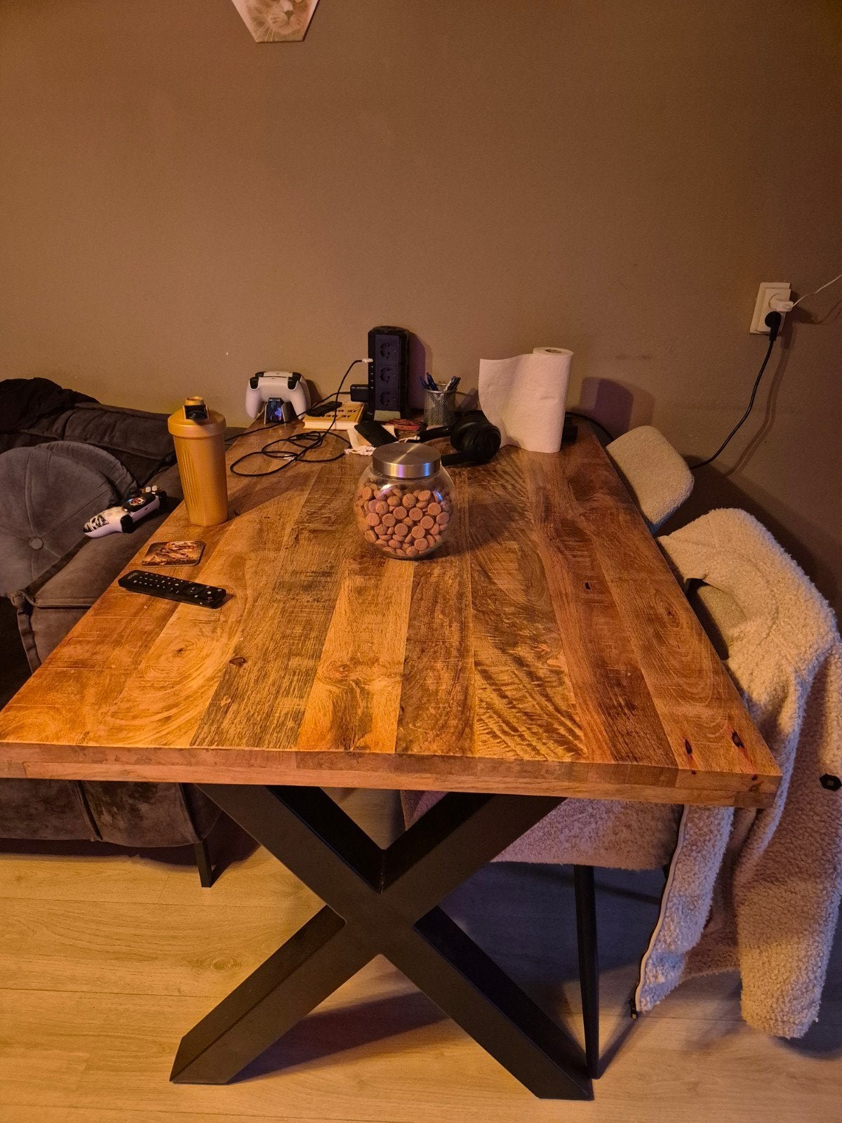 Mangohouten eettafel met 2 witte draaistoelen, Overige houtsoorten, Gebruikt, 150 tot 200 cm, Vier personen