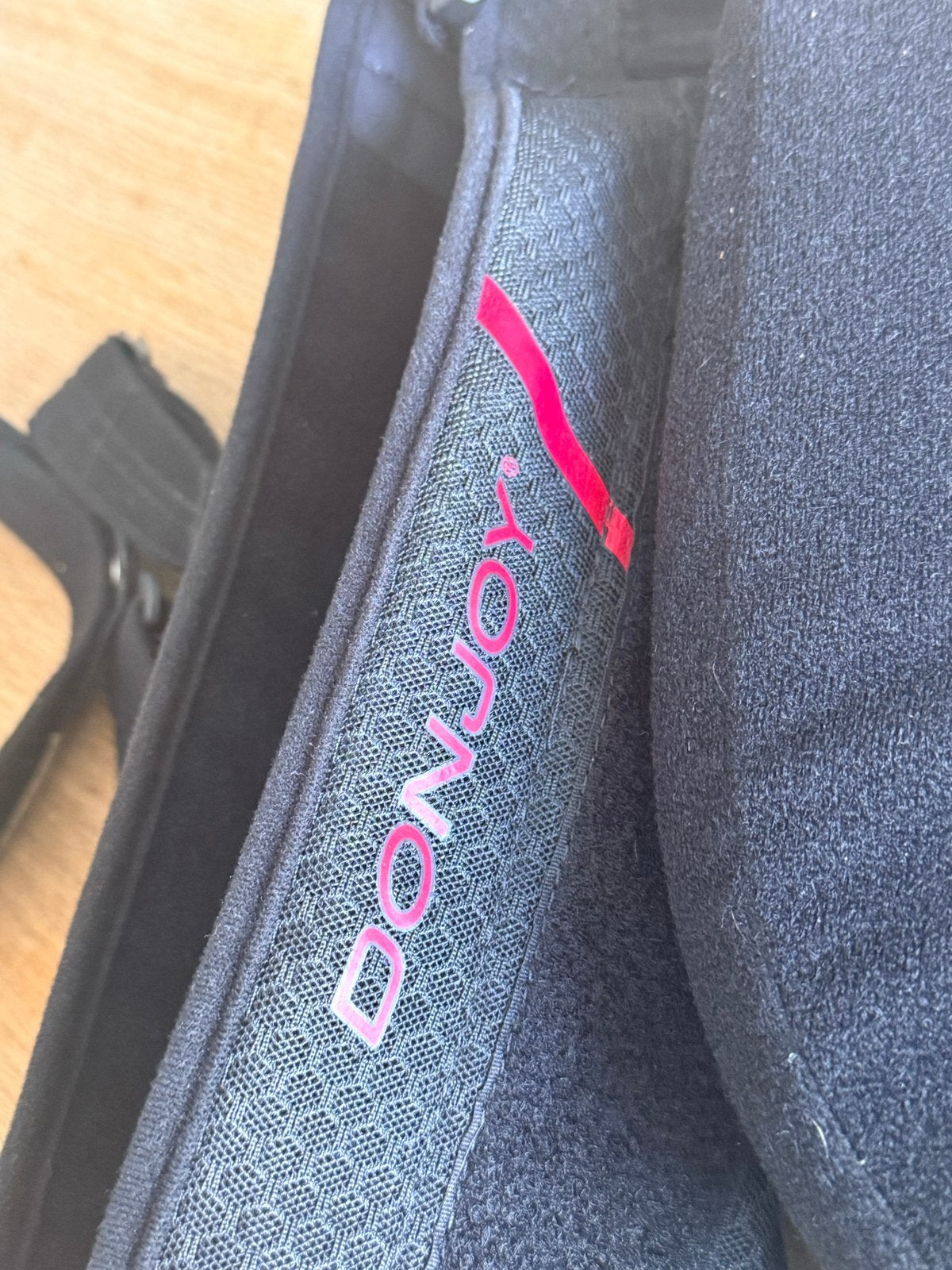 Donjoy Sling / mitella links, Diversen, Braces, Verzenden, Zo goed als nieuw