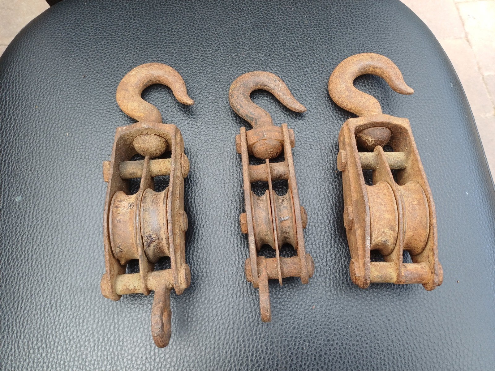 3 antieke katrollen met haak - decoratief en robuust, Gebruikt, Onbekend, Ophalen of Verzenden, Onbekend